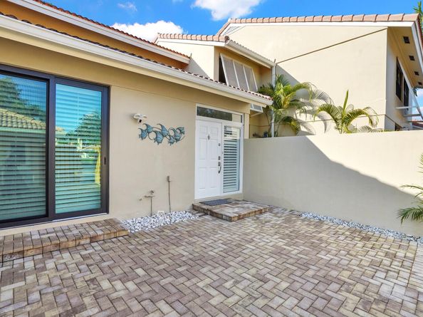 277 Old Meadow Way, Palm Beach Gardens FL 33418