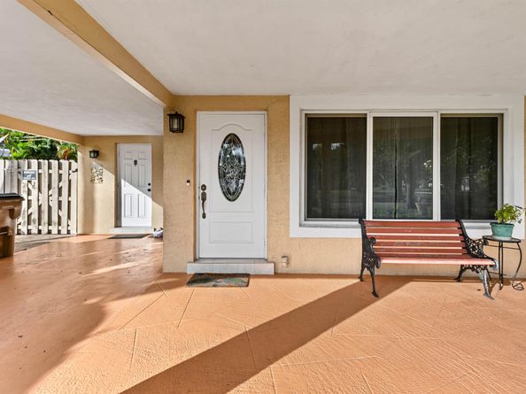 1121 SE 14th Court, Deerfield Beach FL 33441