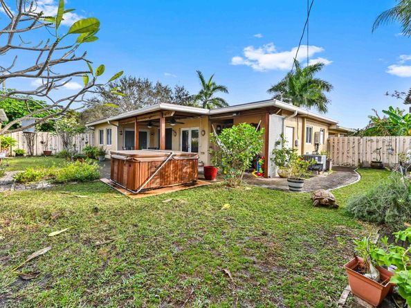 1121 SE 14th Court, Deerfield Beach FL 33441