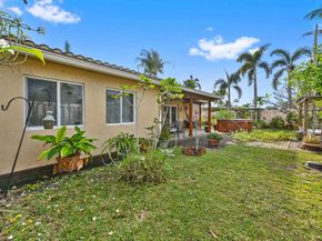 1121 SE 14th Court, Deerfield Beach FL 33441