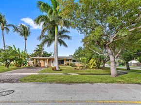 1121 SE 14th Court, Deerfield Beach FL 33441