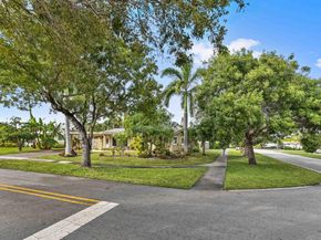 1121 SE 14th Court, Deerfield Beach FL 33441