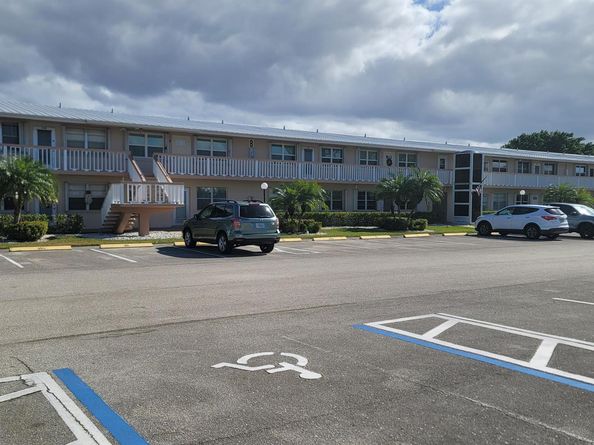 35 Somerset B, West Palm Beach FL 33417