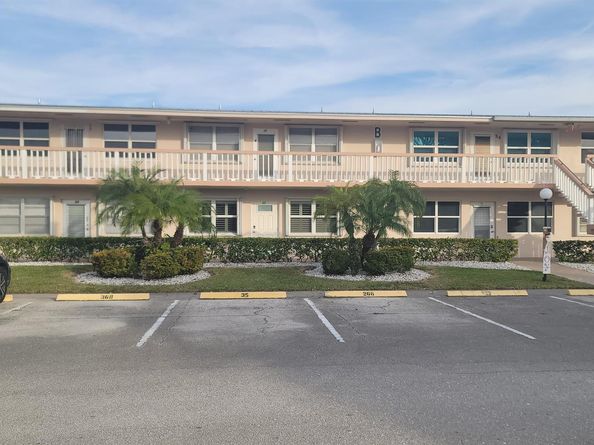 35 Somerset B, West Palm Beach FL 33417