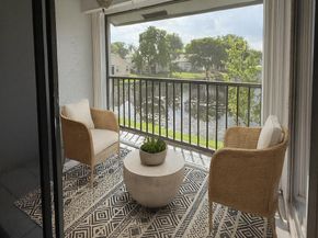 608 Harbour Pointe Way, Greenacres FL 33413