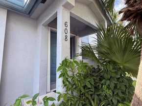 608 Harbour Pointe Way, Greenacres FL 33413