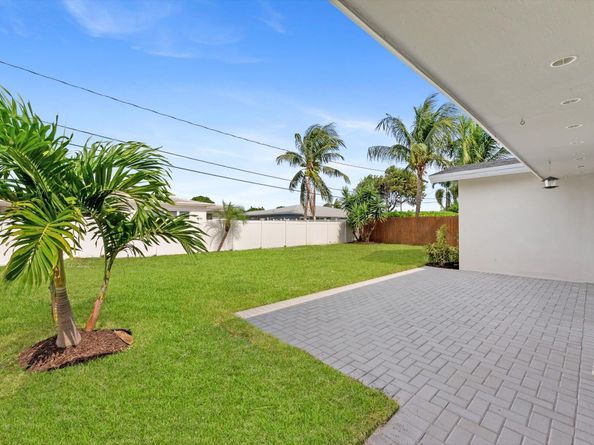 521 NE 32nd Street, Boca Raton FL 33431