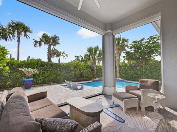 10050 Regency Way, Palm Beach Gardens FL 33412
