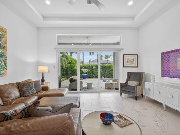 10050 Regency Way, Palm Beach Gardens FL 33412