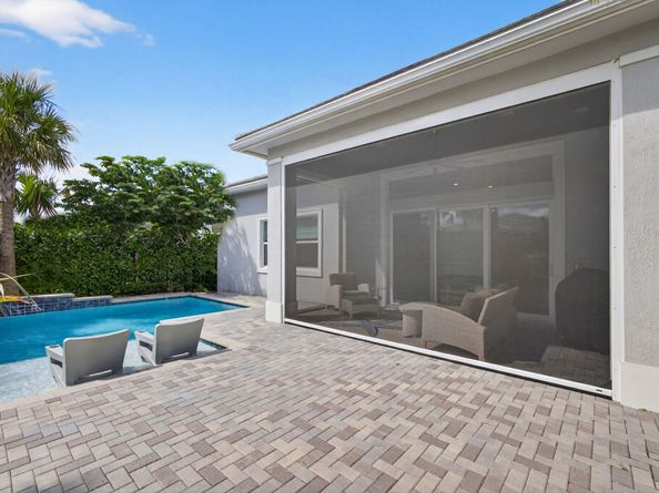 10050 Regency Way, Palm Beach Gardens FL 33412