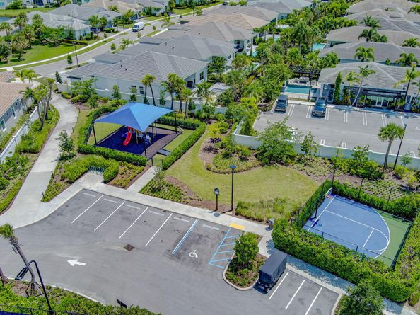 10050 Regency Way, Palm Beach Gardens FL 33412