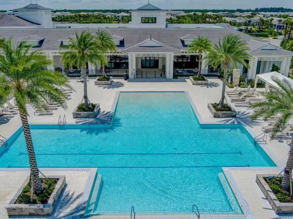 10050 Regency Way, Palm Beach Gardens FL 33412