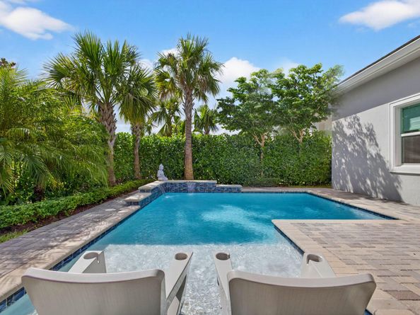 10050 Regency Way, Palm Beach Gardens FL 33412