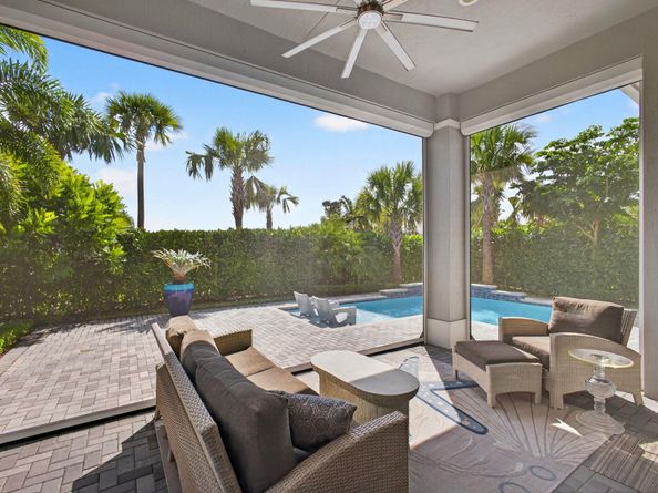 10050 Regency Way, Palm Beach Gardens FL 33412