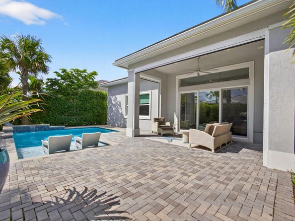 10050 Regency Way, Palm Beach Gardens FL 33412