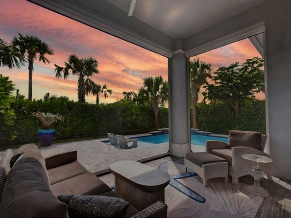 10050 Regency Way, Palm Beach Gardens FL 33412