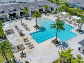 10050 Regency Way, Palm Beach Gardens FL 33412