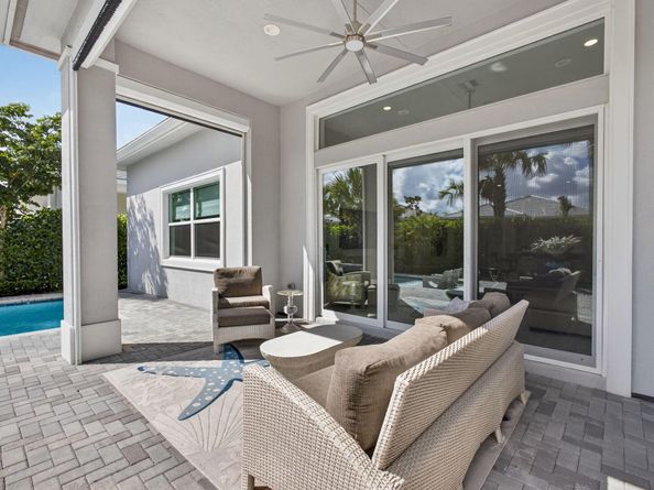 10050 Regency Way, Palm Beach Gardens FL 33412