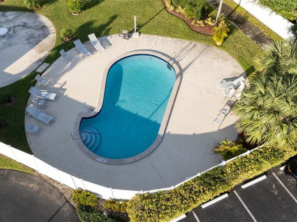 7237 E Tropical Way, Plantation FL 33317