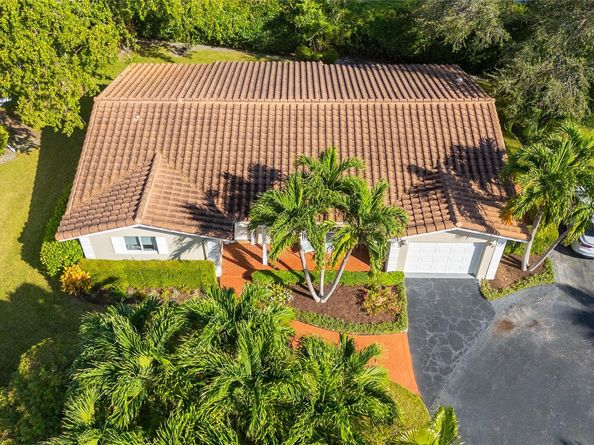 7237 E Tropical Way, Plantation FL 33317
