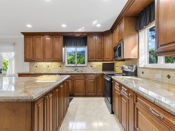 7237 E Tropical Way, Plantation FL 33317
