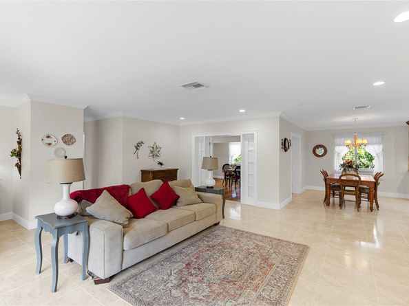 7237 E Tropical Way, Plantation FL 33317