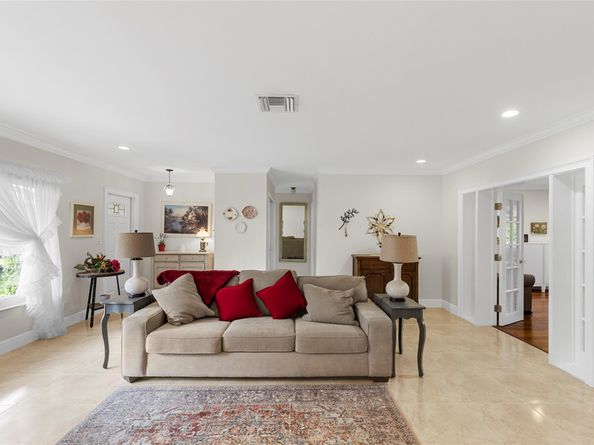 7237 E Tropical Way, Plantation FL 33317