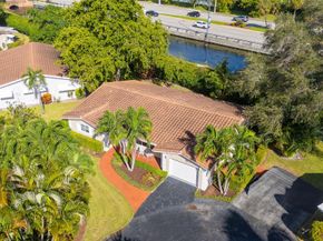 7237 E Tropical Way, Plantation FL 33317