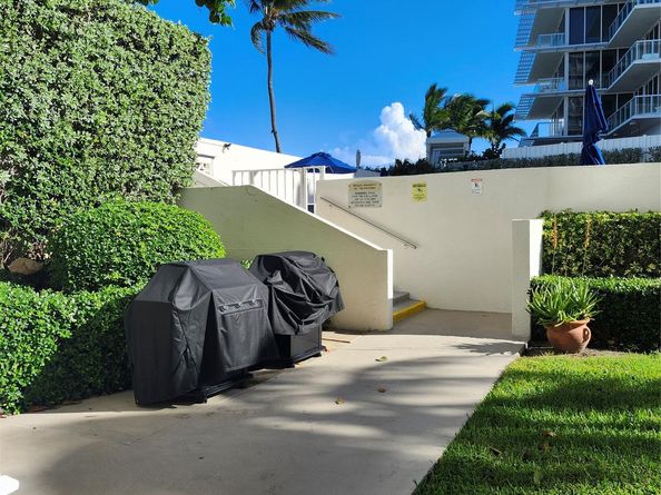 3570 S Ocean Blvd 311, South Palm Beach FL 33480