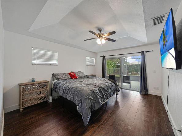 2687 Oak Park Cir, Davie FL 33328