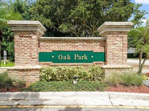 2687 Oak Park Cir, Davie FL 33328