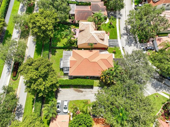 2687 Oak Park Cir, Davie FL 33328