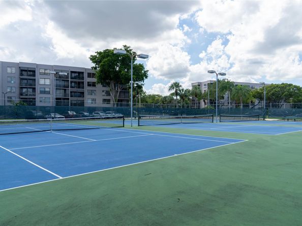 1101 Colony Point Cir 220, Pembroke Pines FL 33026