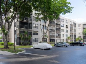 1101 Colony Point Cir 220, Pembroke Pines FL 33026