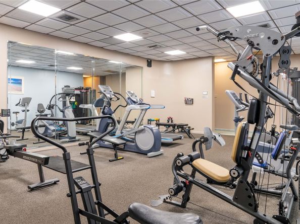 1101 Colony Point Cir 220, Pembroke Pines FL 33026