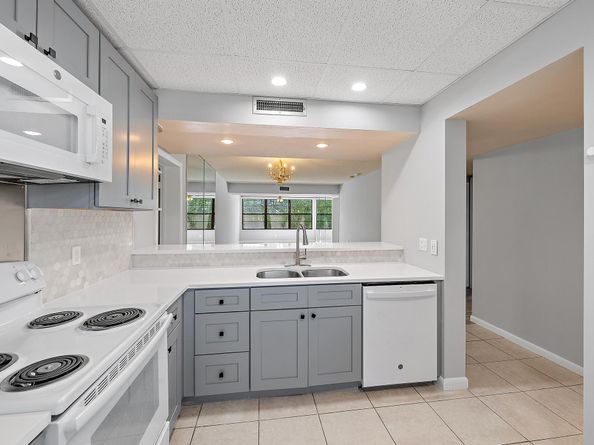 3515 Village Boulevard 102, West Palm Beach FL 33409