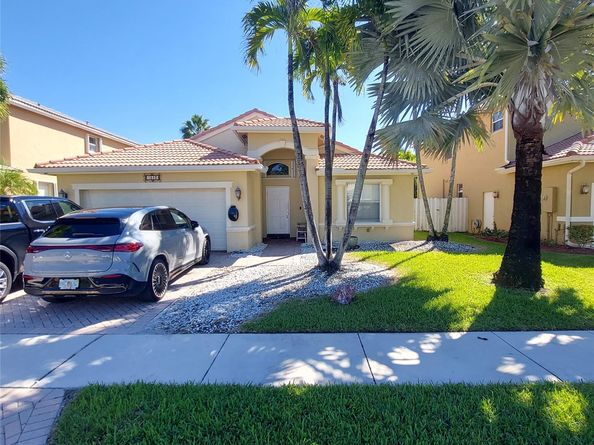 1563 SW 187th Ter, Pembroke Pines FL 33029