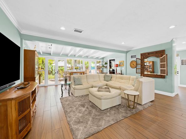 1323 SE 13th Ter, Fort Lauderdale FL 33316