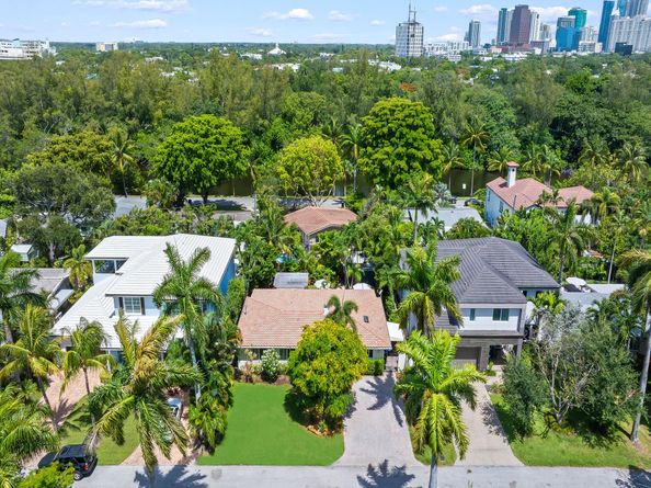 1323 SE 13th Ter, Fort Lauderdale FL 33316