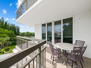 901 E Camino Real Drive 4d, Boca Raton FL 33432
