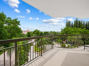 901 E Camino Real Drive 4d, Boca Raton FL 33432