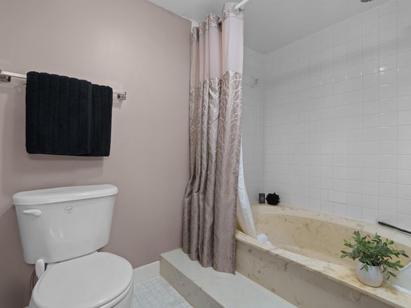 16051 Blatt Blvd 212, Weston FL 33326