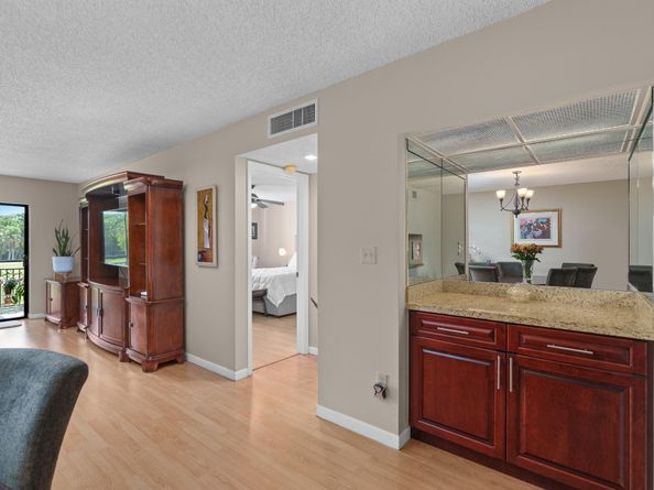 16051 Blatt Blvd 212, Weston FL 33326
