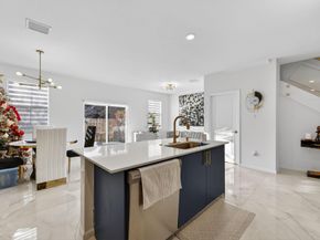 4668 NW 120th Way, Coral Springs FL 33076