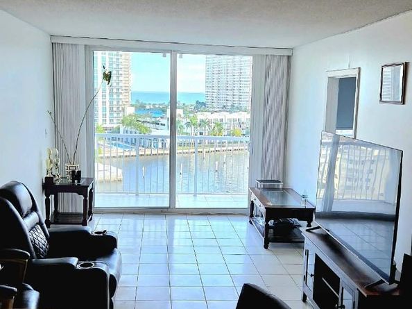 121 Golden Isles Dr 904, Hallandale Beach FL 33009