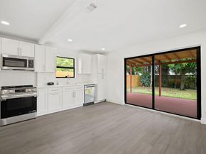 699 NE 40th St, Oakland Park FL 33334