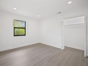 699 NE 40th St, Oakland Park FL 33334