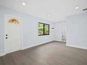 699 NE 40th St, Oakland Park FL 33334