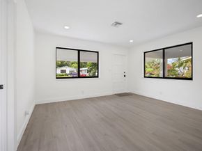 699 NE 40th St, Oakland Park FL 33334