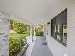 699 NE 40th St, Oakland Park FL 33334